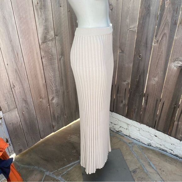 DISSH Off white, high waisted, thick ribbed maxi skirt size large NWT - Picture 5 of 10
